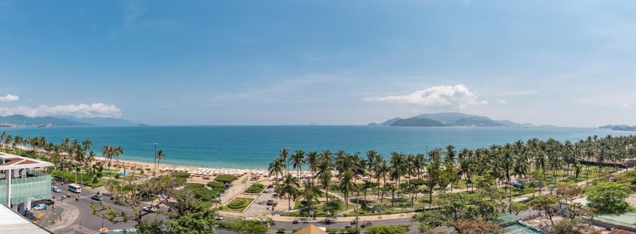 Golden Lotus Central Hotel Нячанг Экстерьер фото