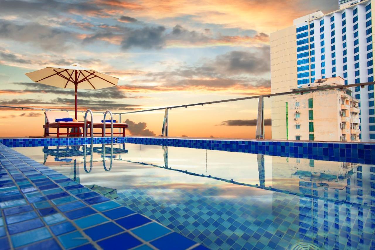 Golden Lotus Central Hotel Нячанг Экстерьер фото